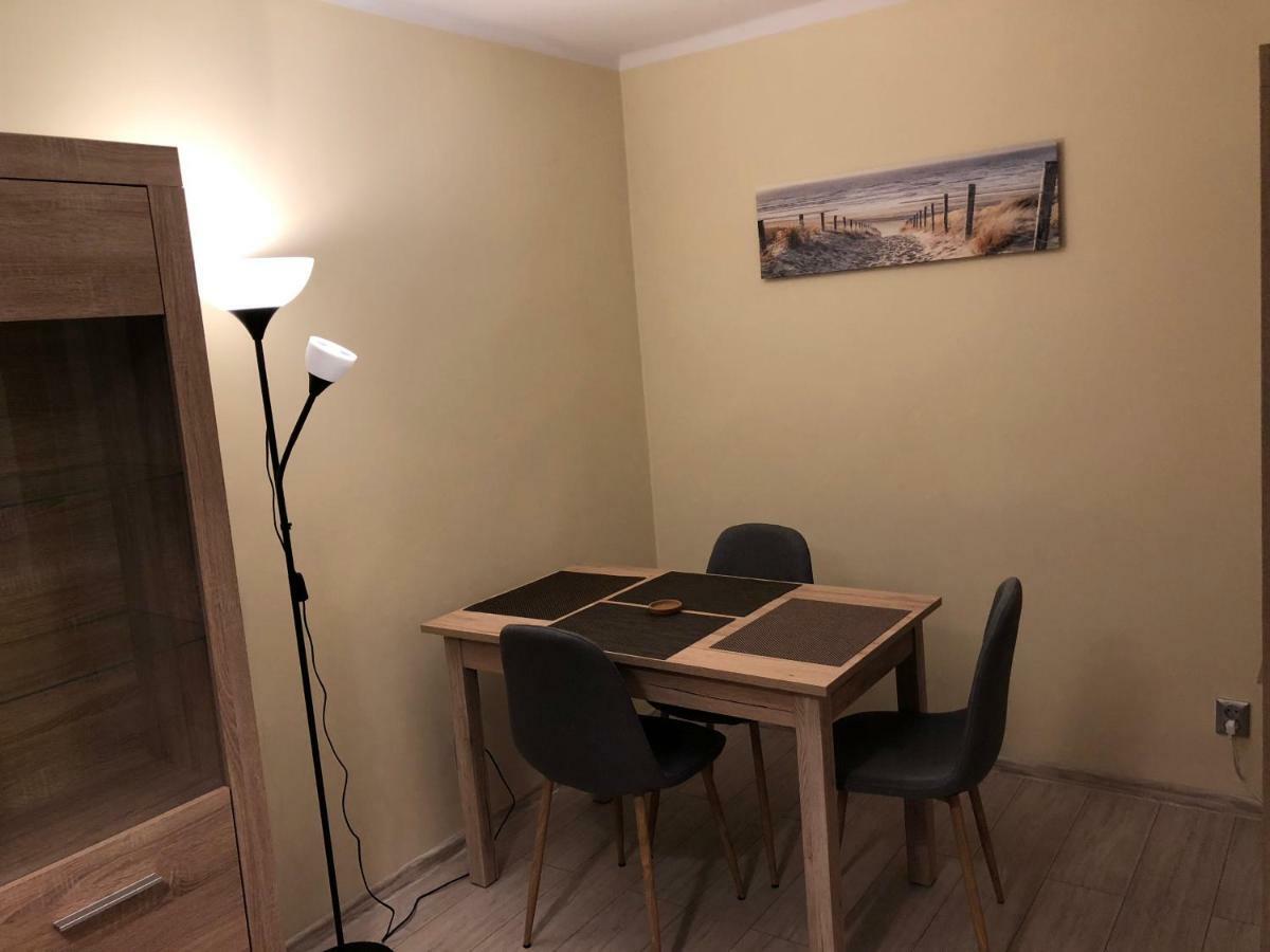 Appartement Apartament Na Zielonej Parter à Kędzierzyn-Koźle Extérieur photo