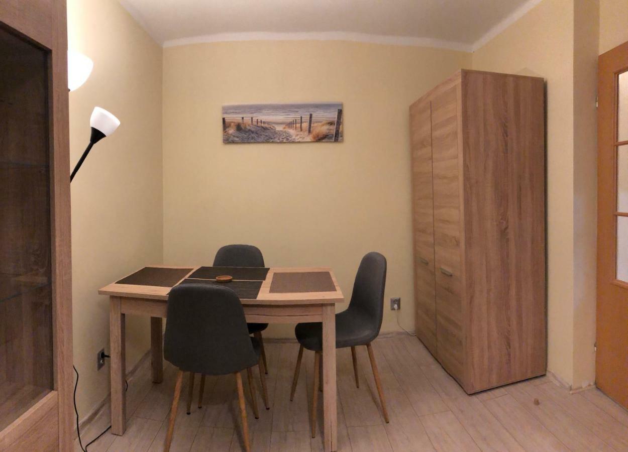 Appartement Apartament Na Zielonej Parter à Kędzierzyn-Koźle Extérieur photo