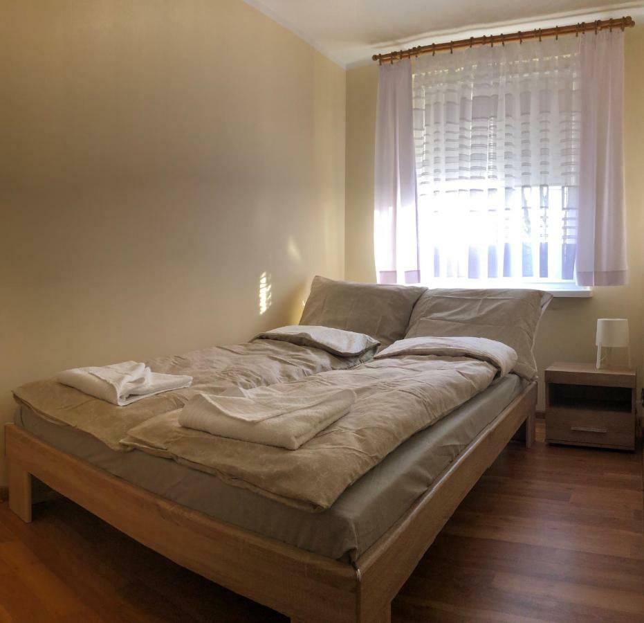 Appartement Apartament Na Zielonej Parter à Kędzierzyn-Koźle Extérieur photo